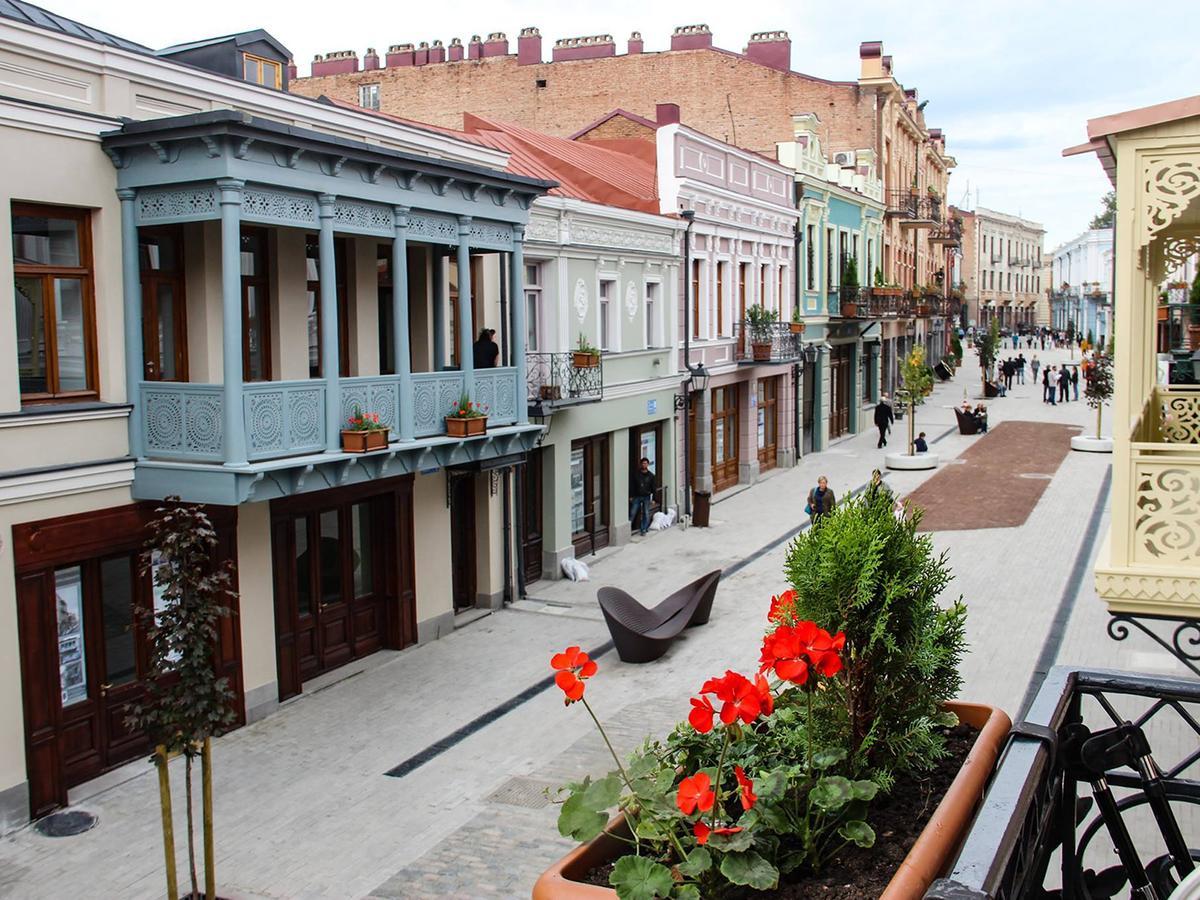 Отель Q&B Тбилиси Экстерьер фото
